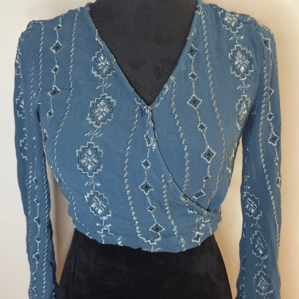 Blue Rain Embroidered Long Sleeve Crop Top Blouse Size Small (see Photos)